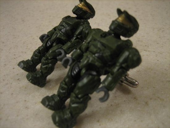 master-chief-cufflinks master-chief-cufflinks