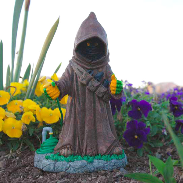 star-wars-garden-jawa-11 star-wars-garden-jawa-11