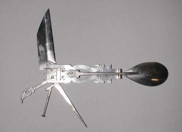 GR.1.19914 e1289317133541 Unplugged tech: the Roman army knife
