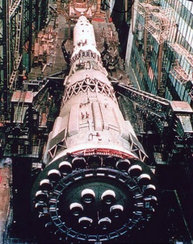 n1-1 n1 1 e1292356072507 The Ungainly Beauty of Russias Space Infrastructure