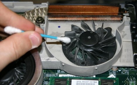 clean laptop