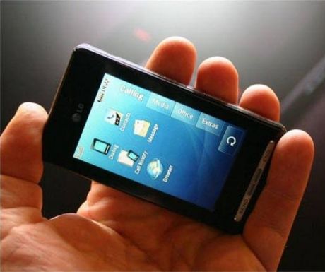 lgke850 2 Elegance with a touchscreen: the LG KE850