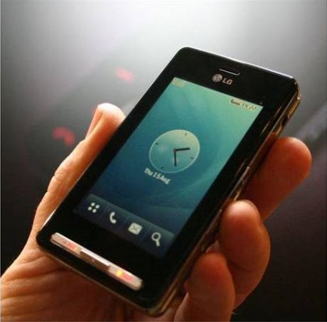 lgke850 3 Elegance with a touchscreen: the LG KE850