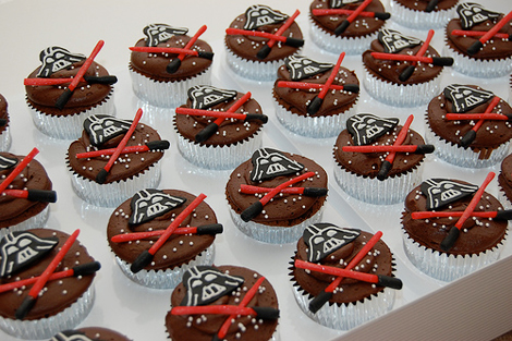 darth-vader-cupcakes.jpg