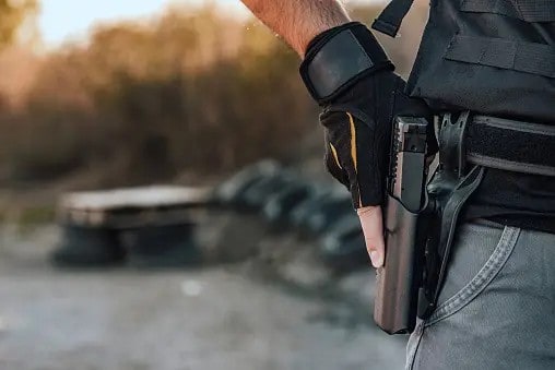 Tracking Down the Ideal Covered Convey Holster: An Extensive Aide by AlienGearHolsters.com