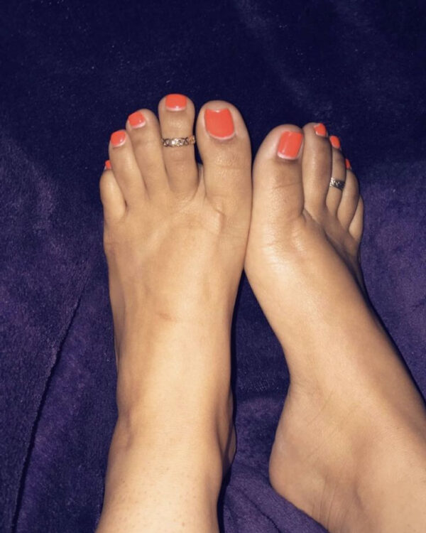 Started Selling Feet Pics