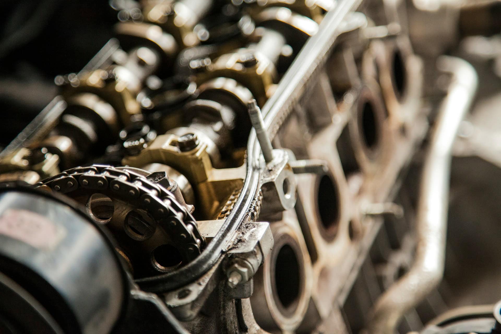 What Sealant Type Works Best For Common Engine Surfaces | Gearfuse