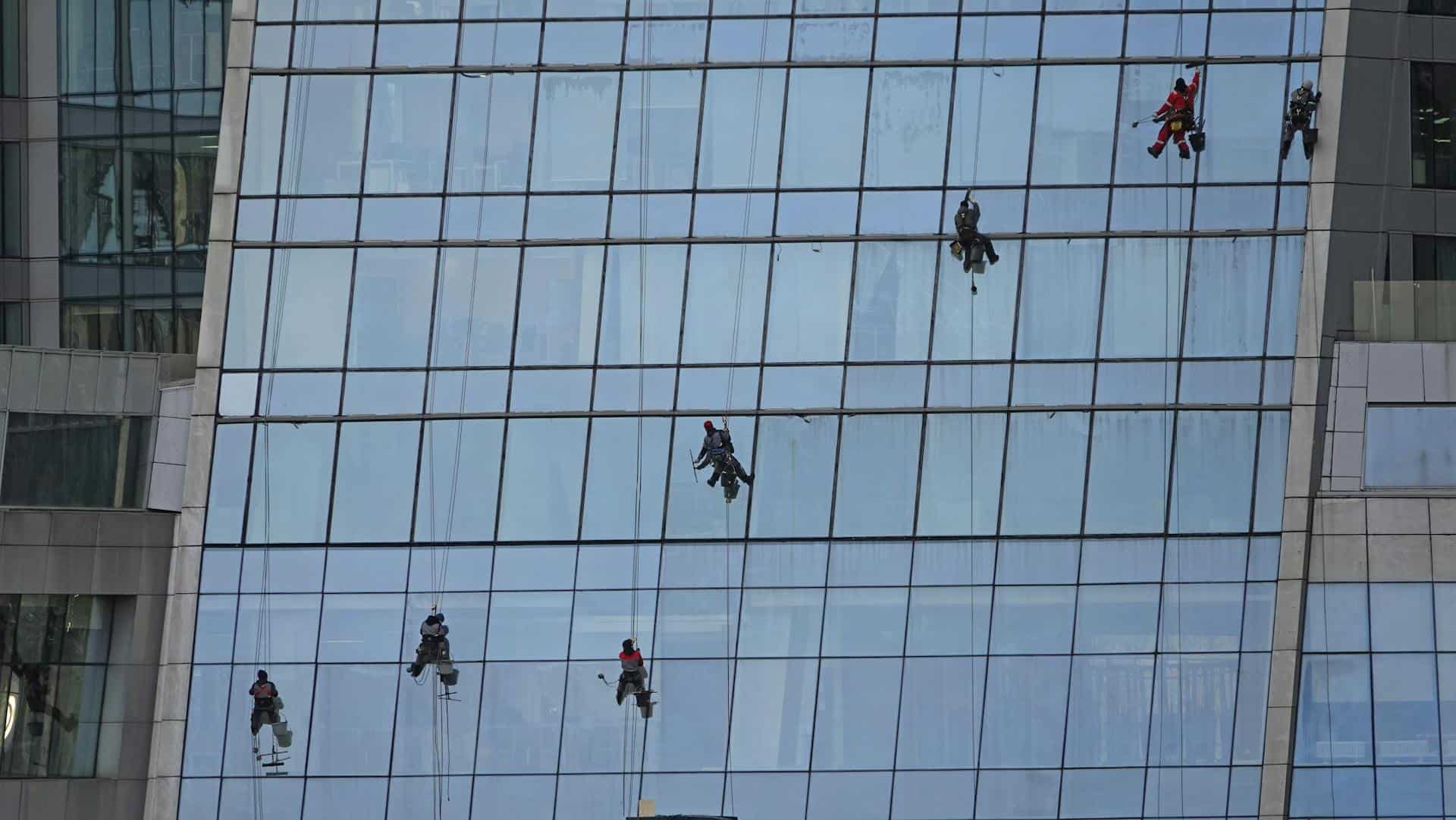 Why You Should Think Twice Before Taking a High-Risk Job | Gearfuse